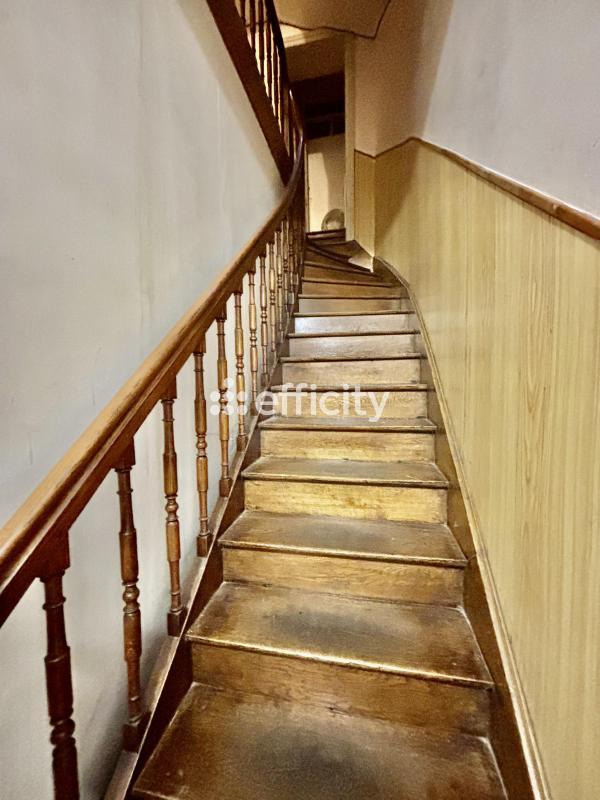 Immeuble - 136 m² - 6 pièces