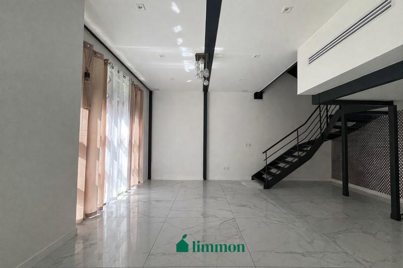 Maison - 180 m² - 5 pièces