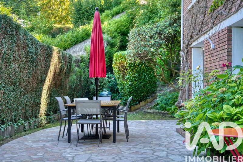 Maison - 206 m² - 8 pièces