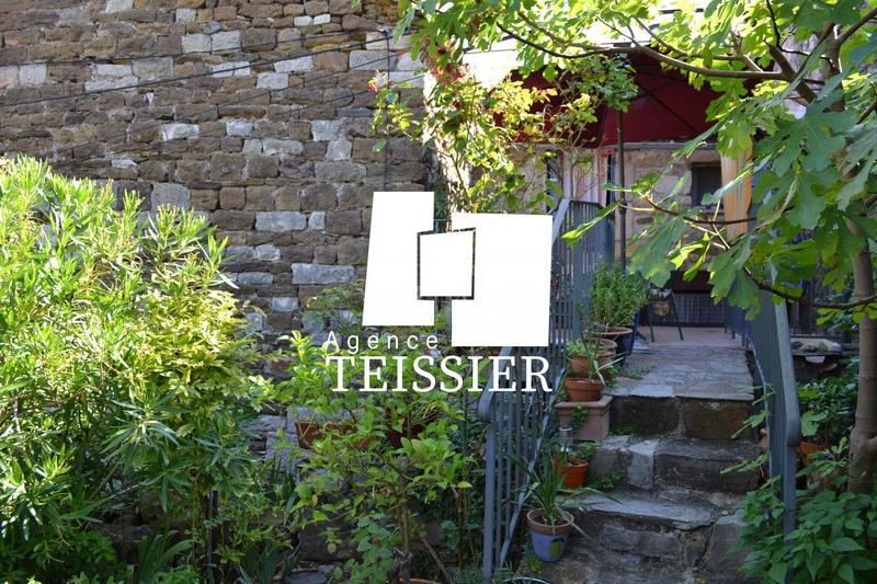 Maison - 104 m² - 6 pièces