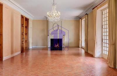 Maison - 400 m² - 10 pièces