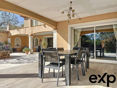 Villa - 240 m² - 7 pièces