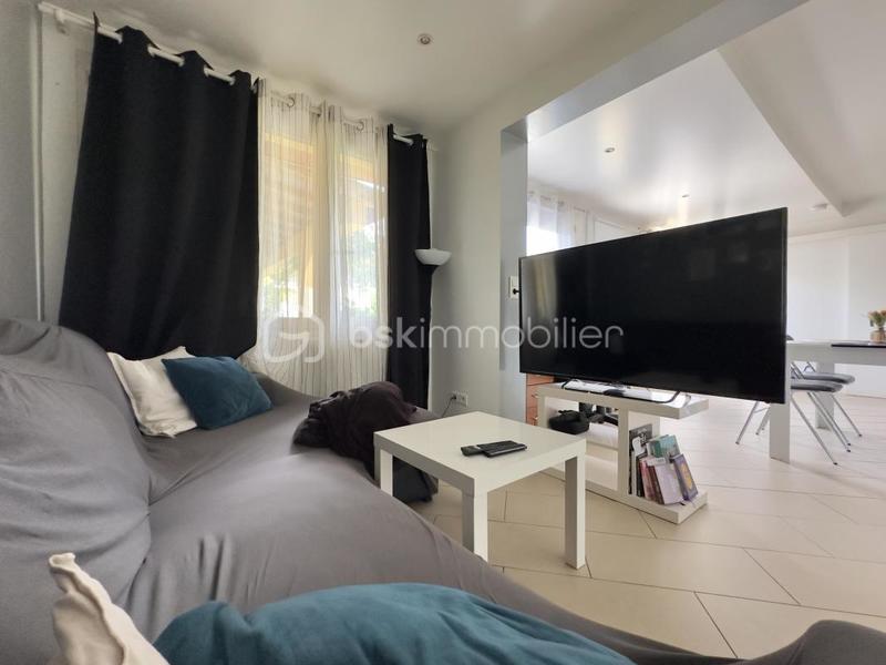 Maison traditionnelle - 165 m² - 8 pièces