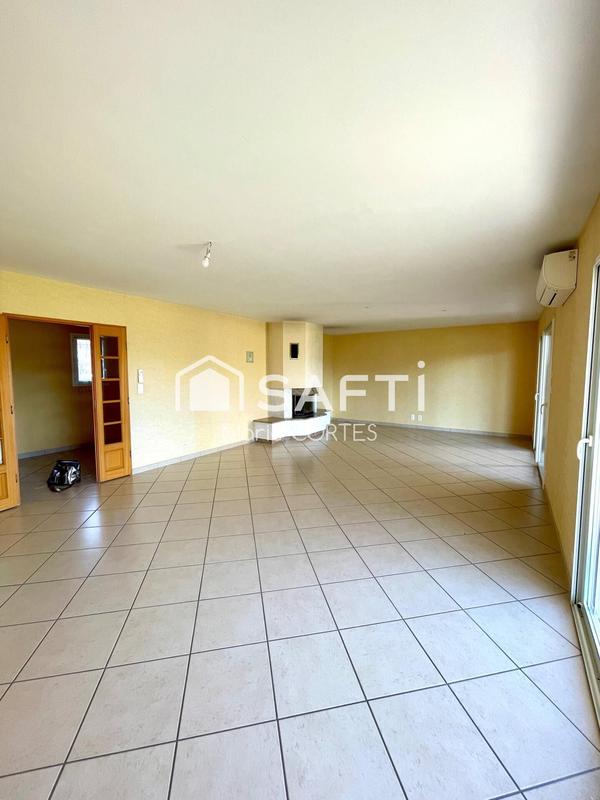 Maison - 243 m² - 7 pièces