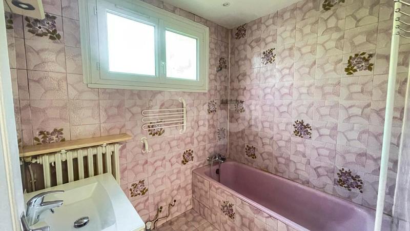 Maison - 92 m² - 6 pièces