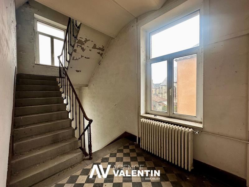 Appartement - 684 m² - 6 pièces