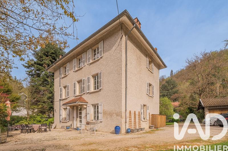 Maison - 231 m² - 10 pièces