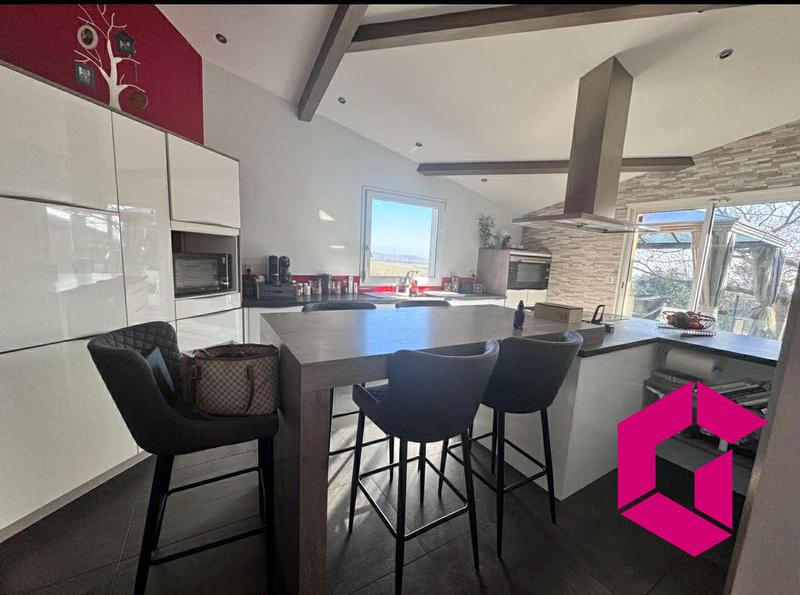 Maison ancienne - 290 m² - 8 pièces