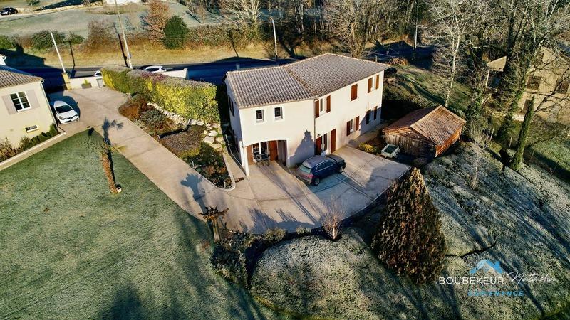 Propriété - 390 m² - 12 pièces