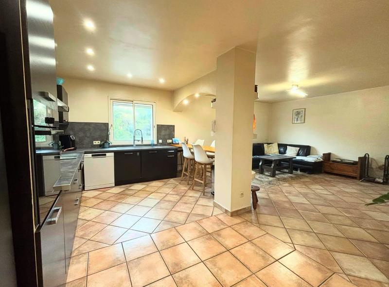 Maison - 201 m² - 5 pièces