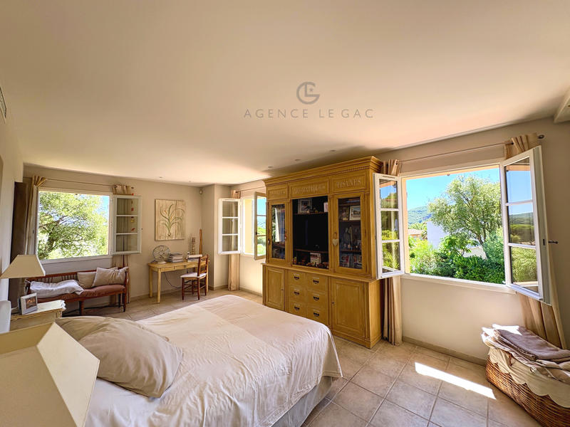 Villa - 130 m² - 4 pièces