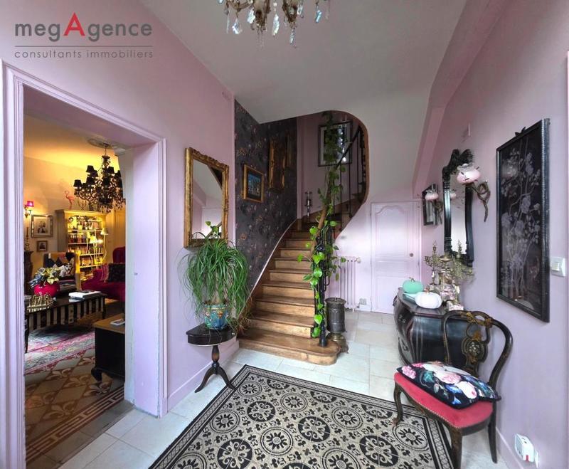 Maison - 200 m² - 10 pièces