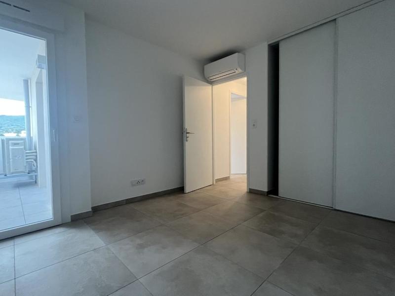 Appartement - 77 m² - 4 pièces