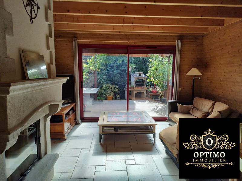 Villa - 168 m² - 9 pièces