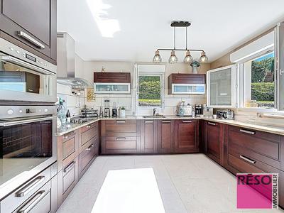 Maison - 140 m² - 5 pièces