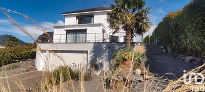 Maison - 230 m² - 6 pièces