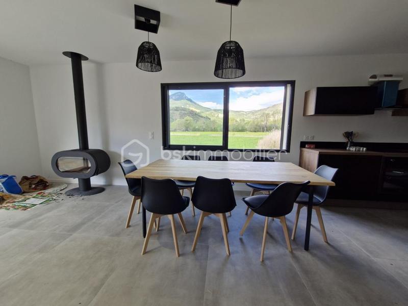 Maison traditionnelle - 102 m² - 4 pièces