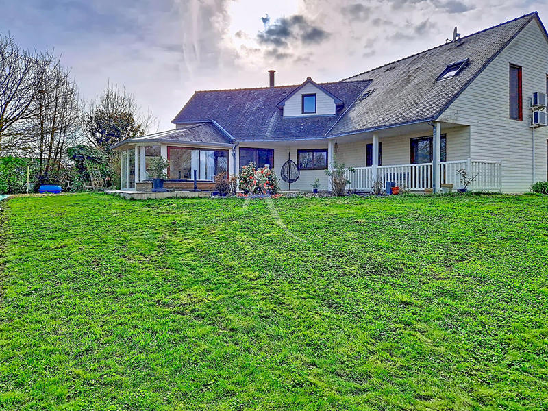 Maison - 215 m² - 7 pièces