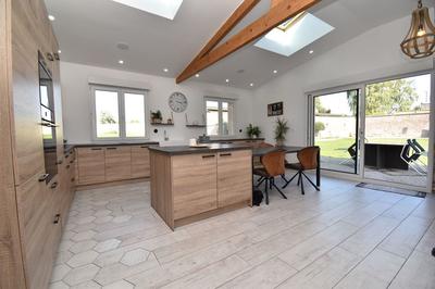 Corps de ferme - 245 m² - 8 pièces