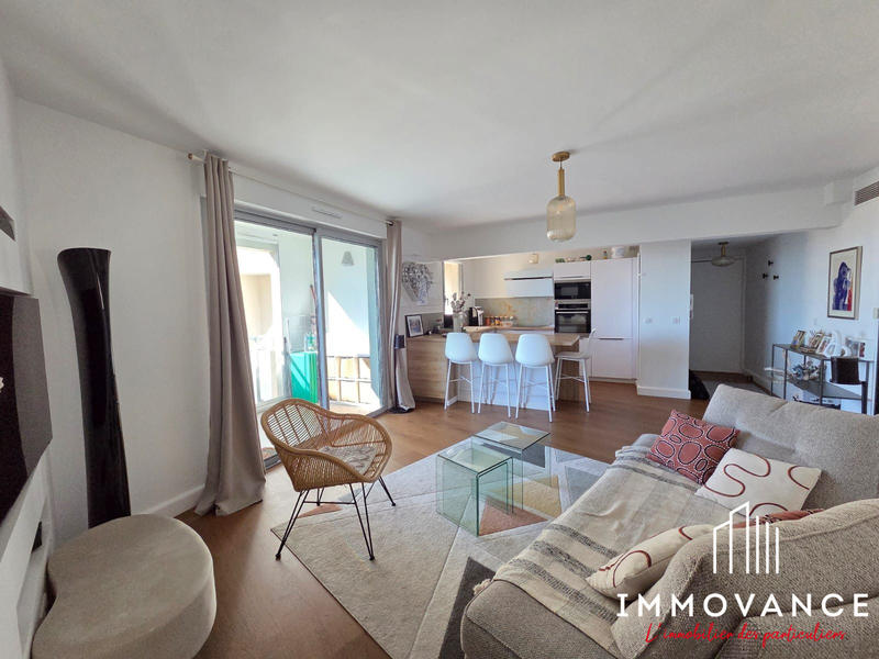 Appartement - 80 m² - 4 pièces