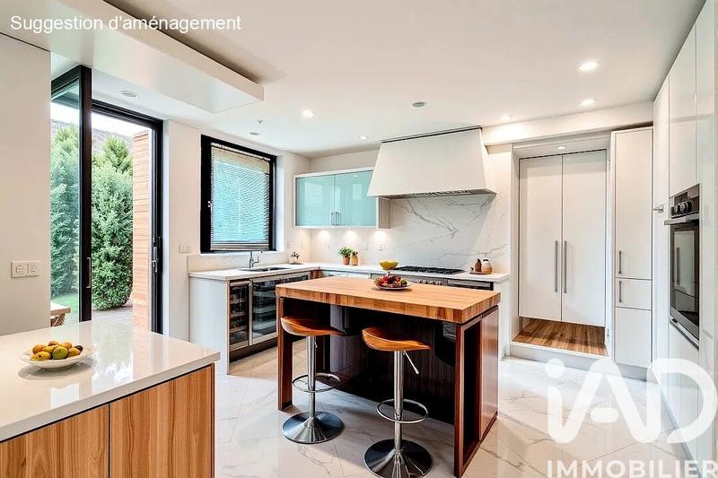 Maison - 290 m² - 9 pièces