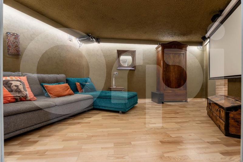 Villa - 366 m² - 6 pièces