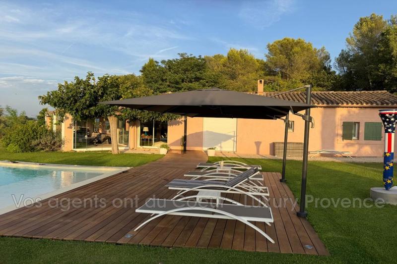 Maison - 215 m² - 6 pièces