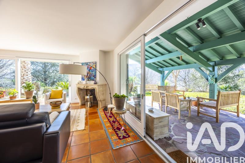 Maison - 227 m² - 7 pièces