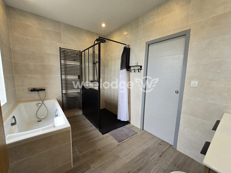 Maison - 282 m² - 13 pièces