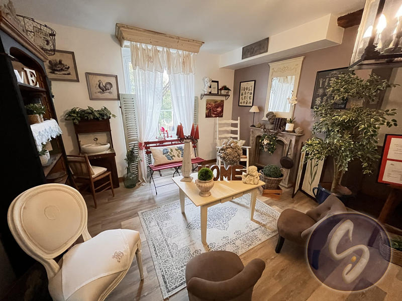 Maison - 616 m² - 19 pièces