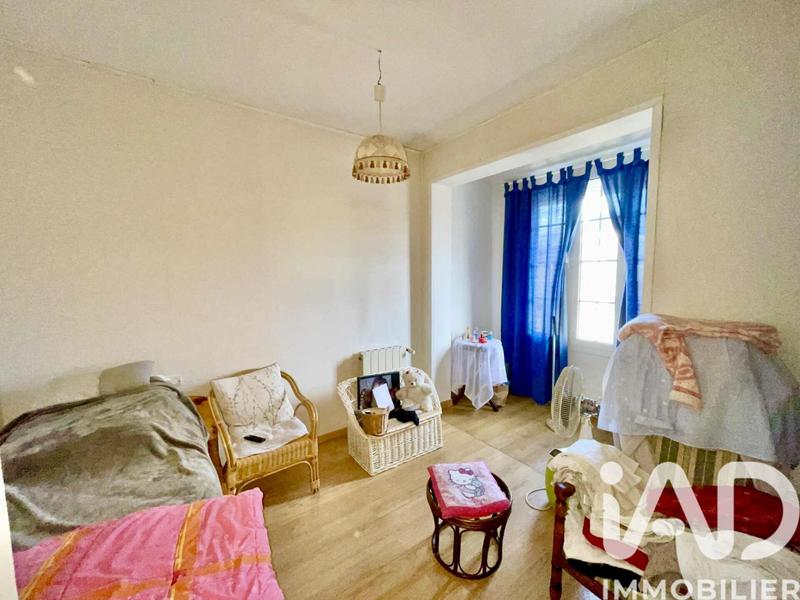 Maison - 240 m² - 8 pièces