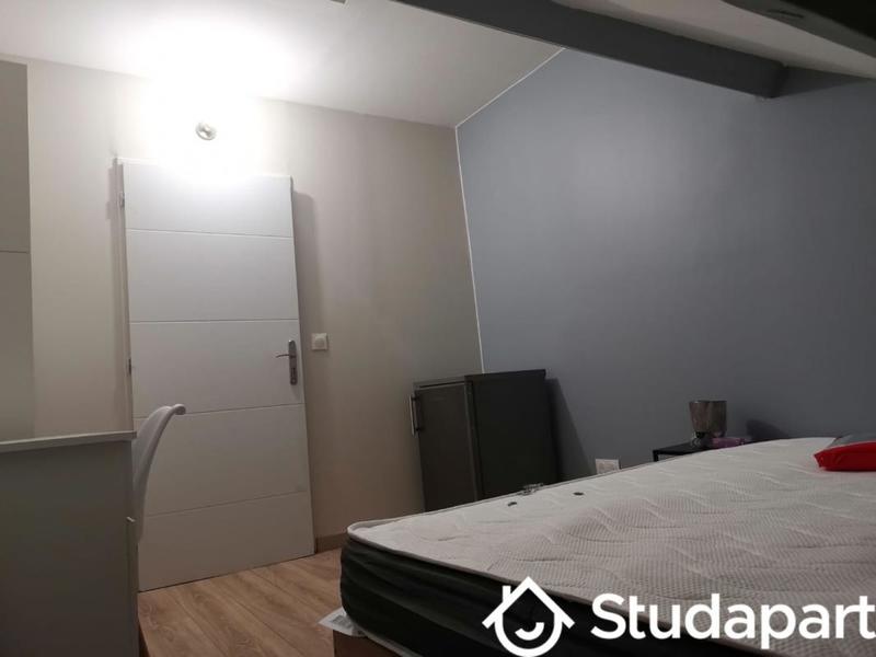 Chambre - 10 m² - 1 pièce