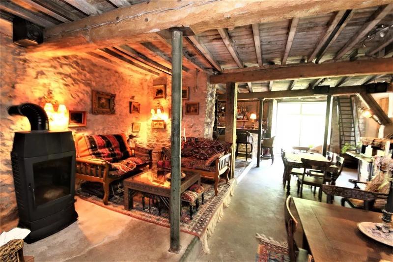 Maison - 285 m² - 10 pièces