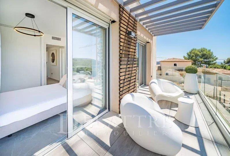 Villa - 145 m² - 10 pièces