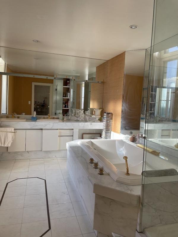 Maison bourgeoise - 330 m² - 10 pièces