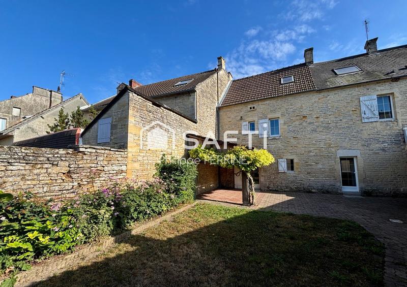 Maison - 198 m² - 9 pièces