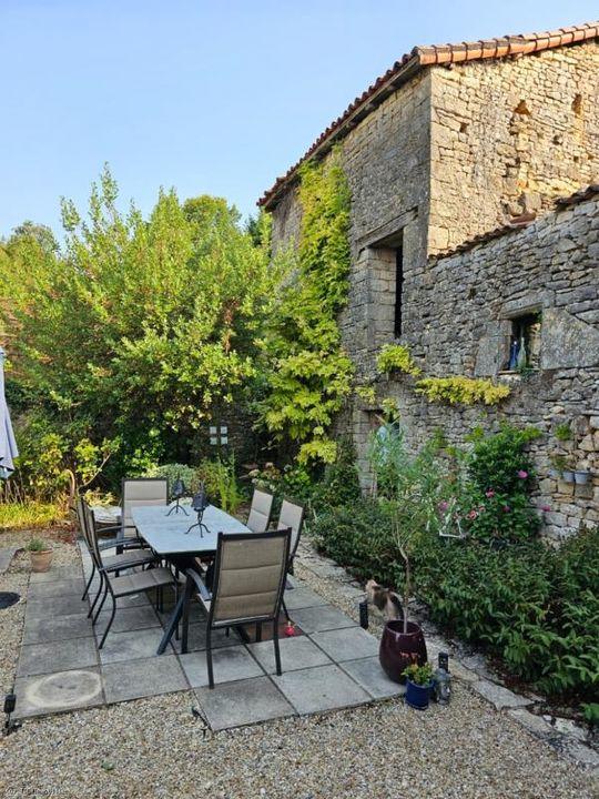 Maison en pierre - 108 m² - 4 pièces