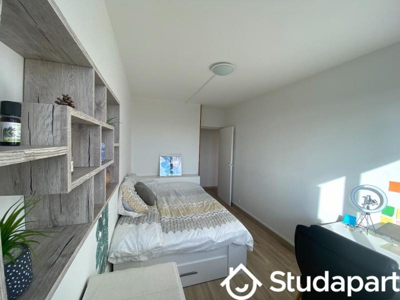 Chambre - 13 m² - 1 pièce