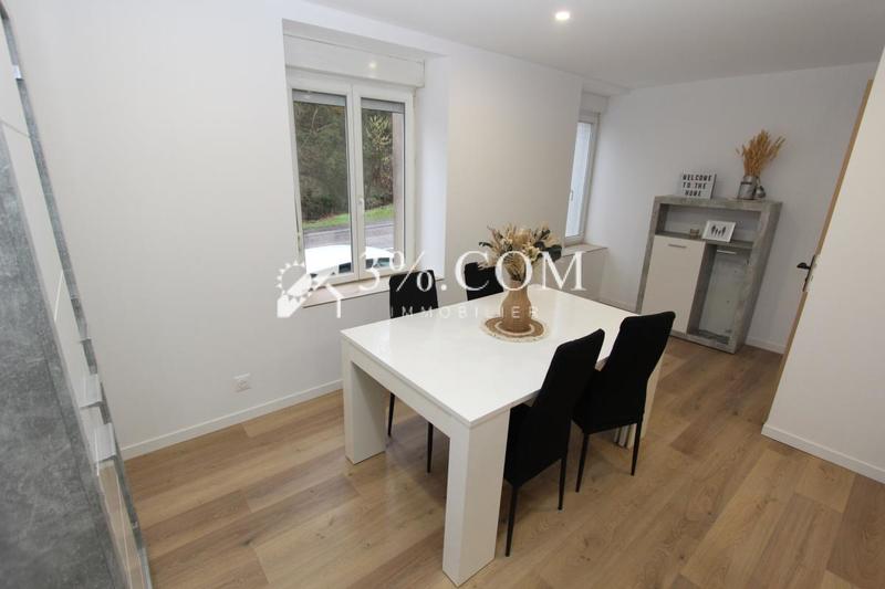 Maison - 99 m² - 5 pièces