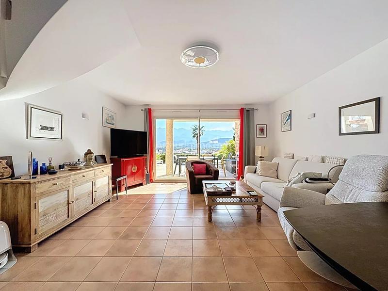 Appartement - 74 m² - 3 pièces