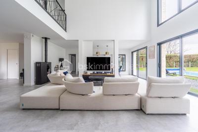 Maison - 293 m² - 8 pièces