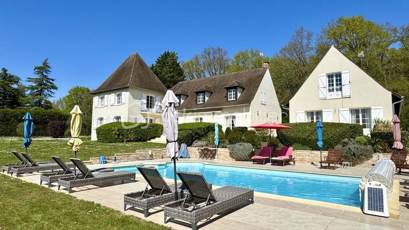 Maison - 671 m² - 20 pièces
