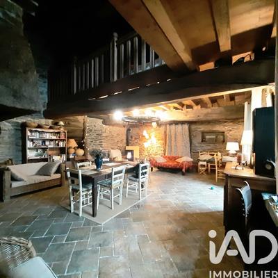 Maison - 197 m² - 7 pièces