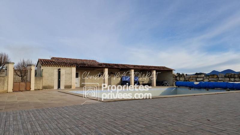 Propriété - 900 m² - 28 pièces