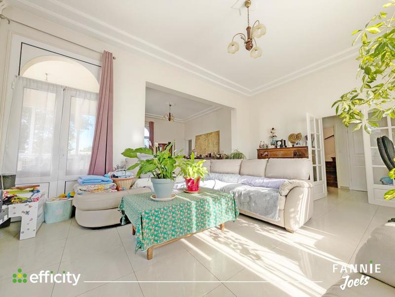 Demeure - 137 m² - 6 pièces