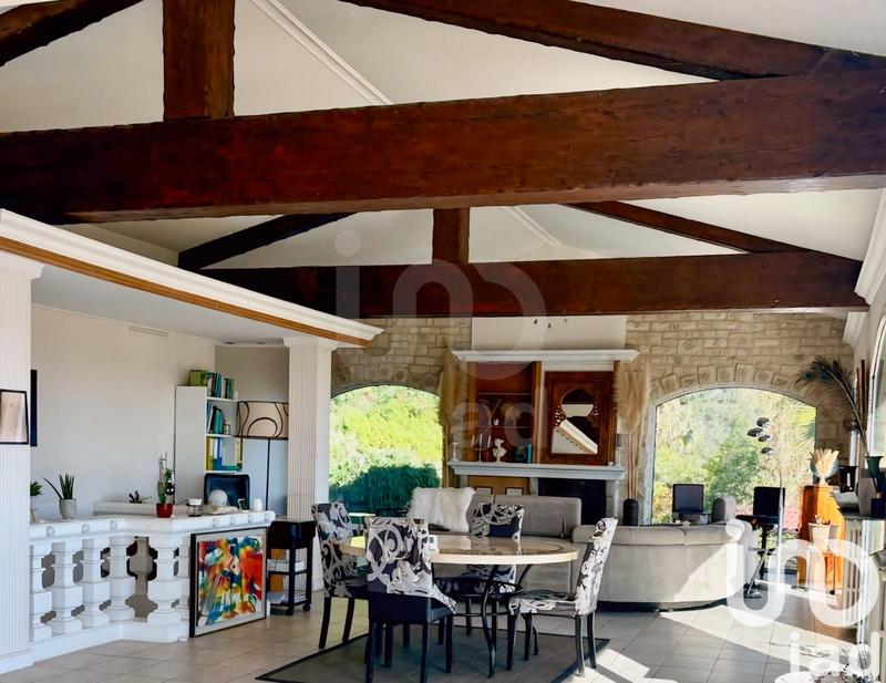 Maison - 195 m² - 6 pièces