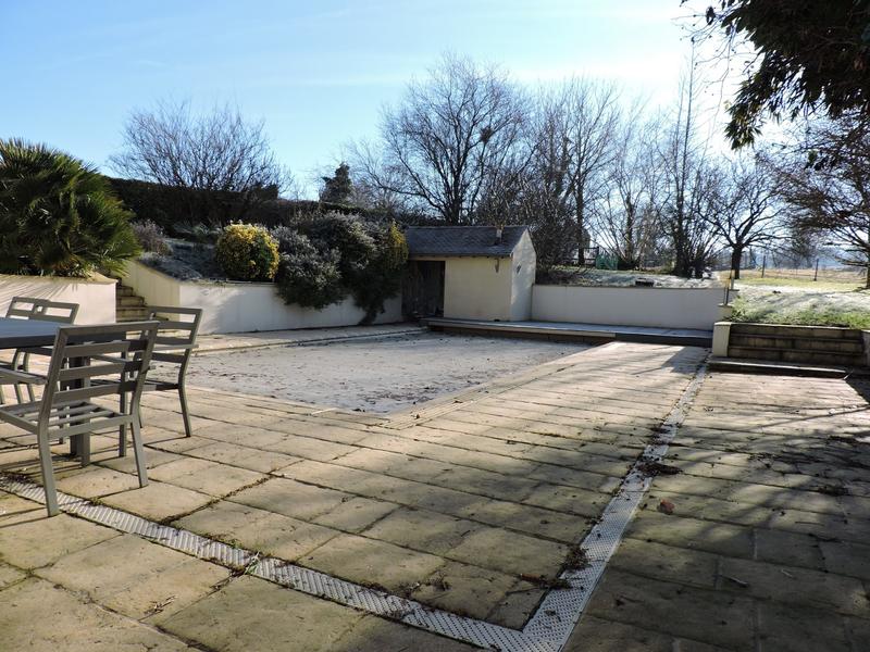 Maison - 329 m² - 12 pièces