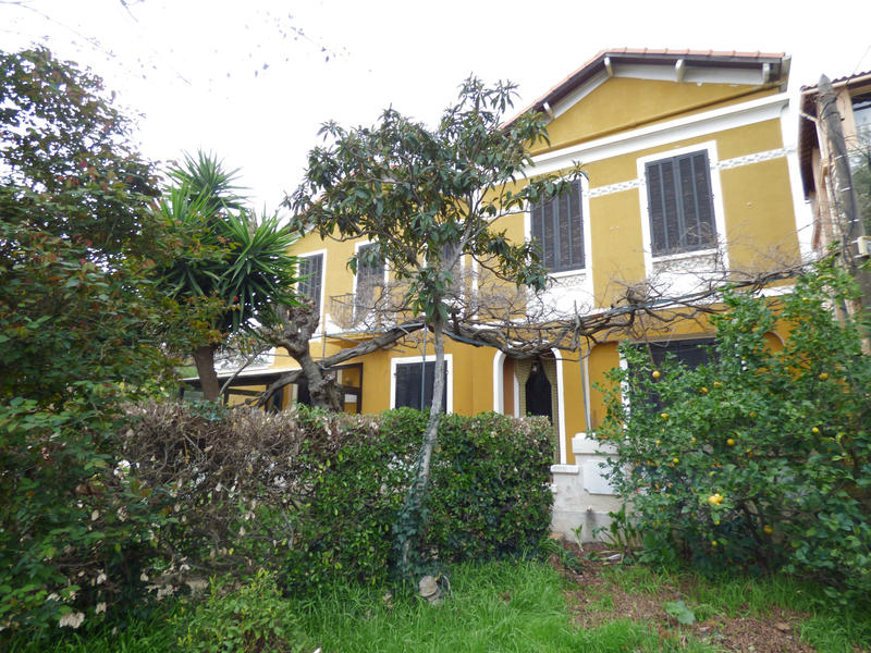 Maison - 233 m² - 5 pièces