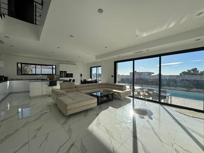 Maison - 190 m² - 6 pièces