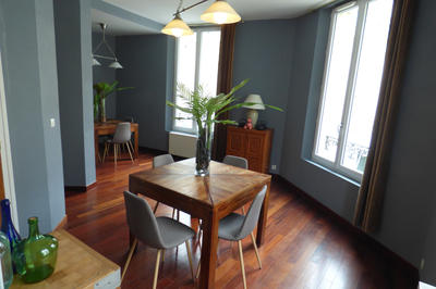 Maison de ville - 285 m² - 9 pièces